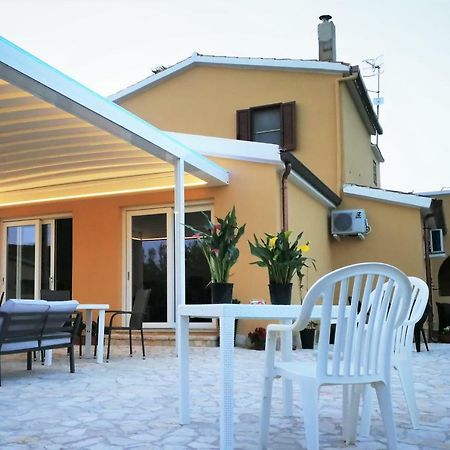 B&B Fiori Di Pesco Fertilia Dış mekan fotoğraf