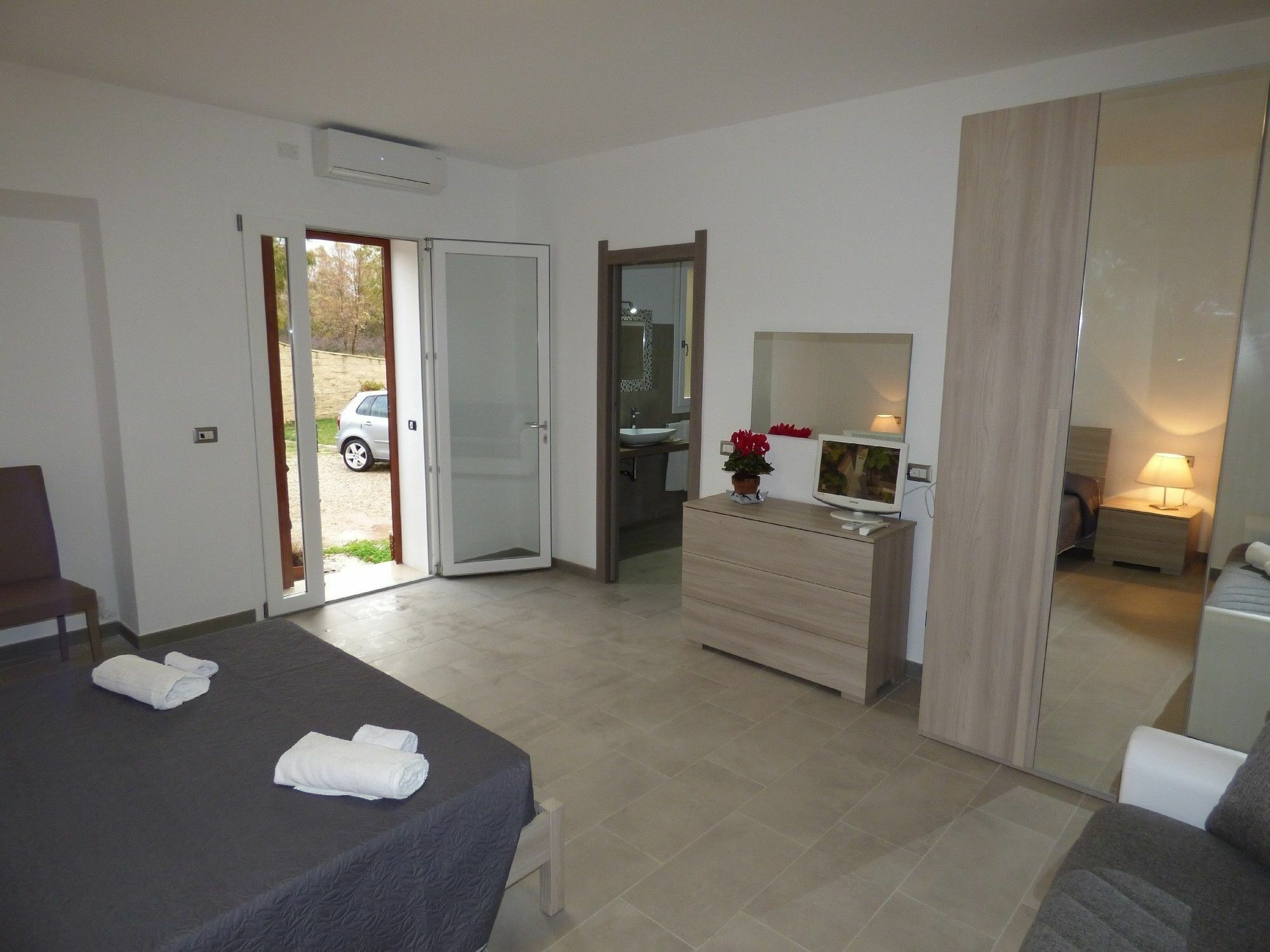 B&B Fiori Di Pesco Fertilia Dış mekan fotoğraf