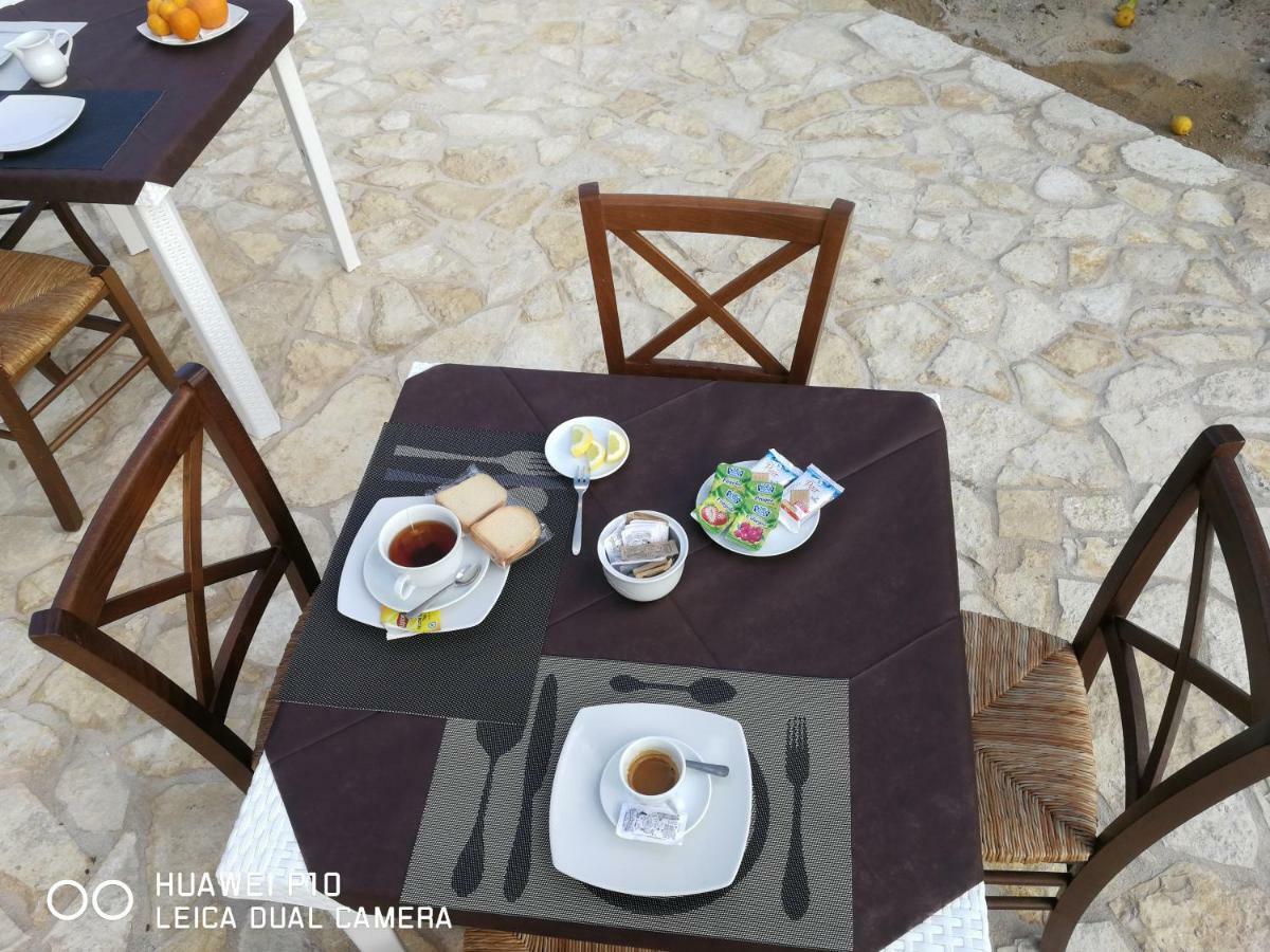 B&B Fiori Di Pesco Fertilia Dış mekan fotoğraf
